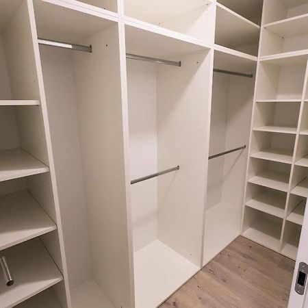 Urban Apartment With Possibility Of Parking Братислава Екстериор снимка